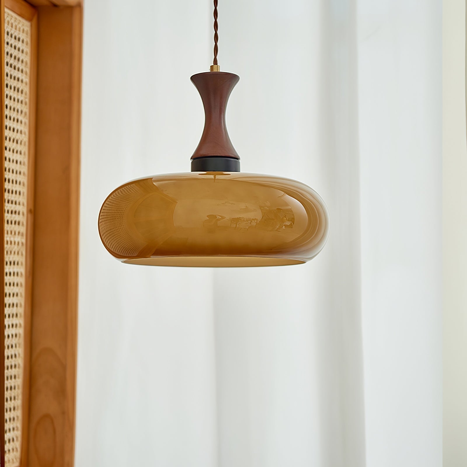 Vintage-Inspired Glass Pendant Light for Warm Ambience