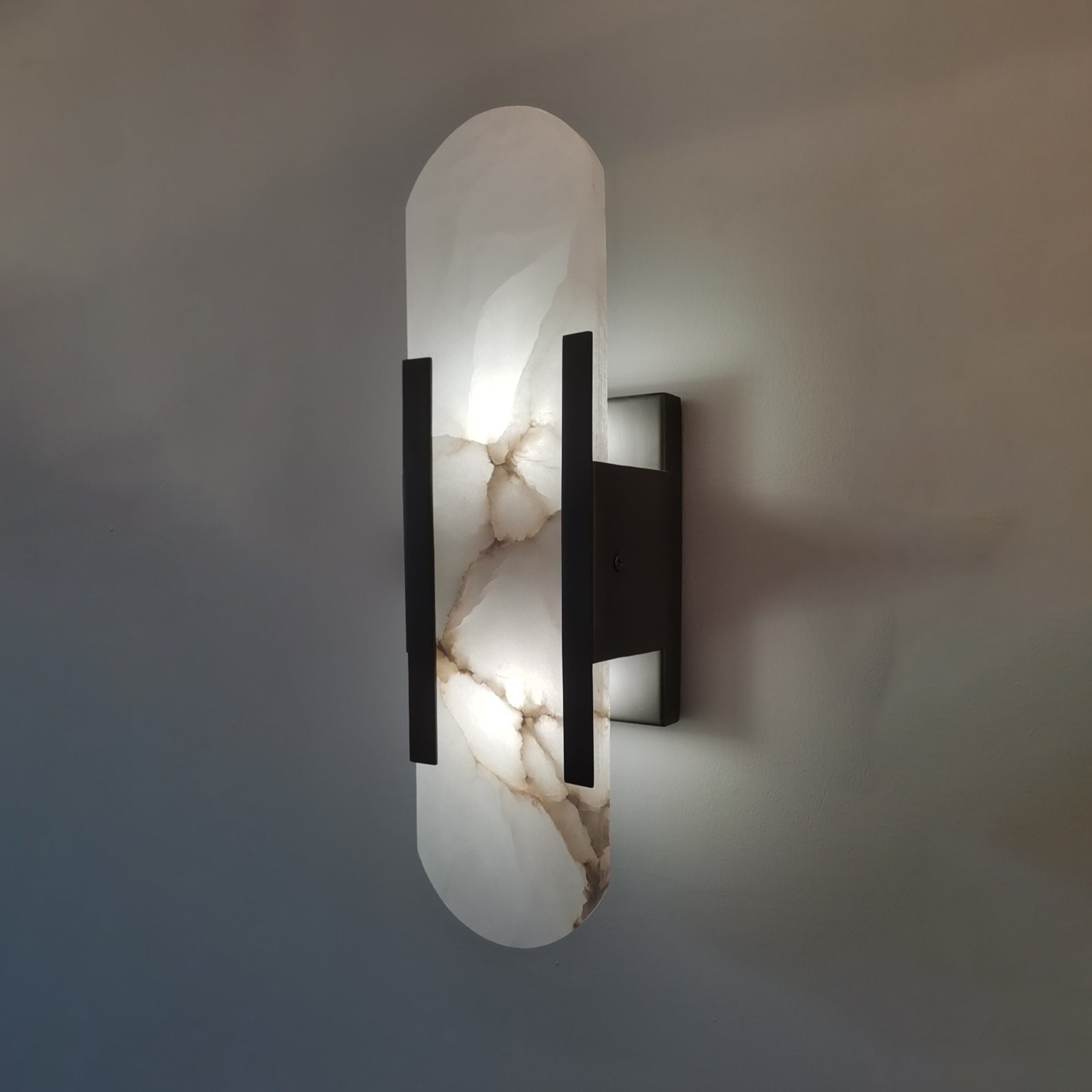 Lunera Oval LED Wall Sconce for Living Room or Hallway With 3 Light Modes